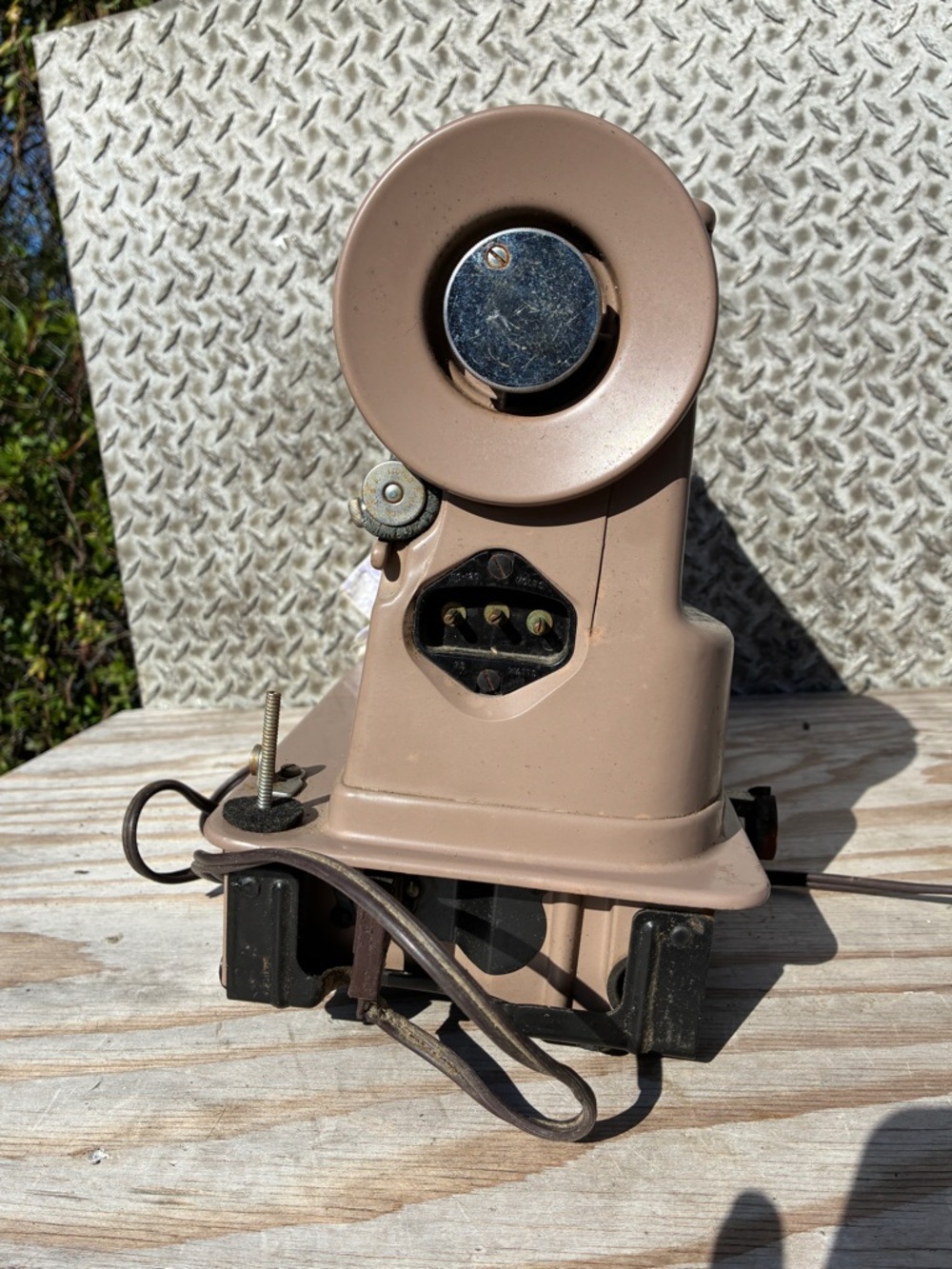 Vintage Singer 301A Heavy Duty Sewing Machine With Pedal For Parts & Or Repair - Picture 6 of 7